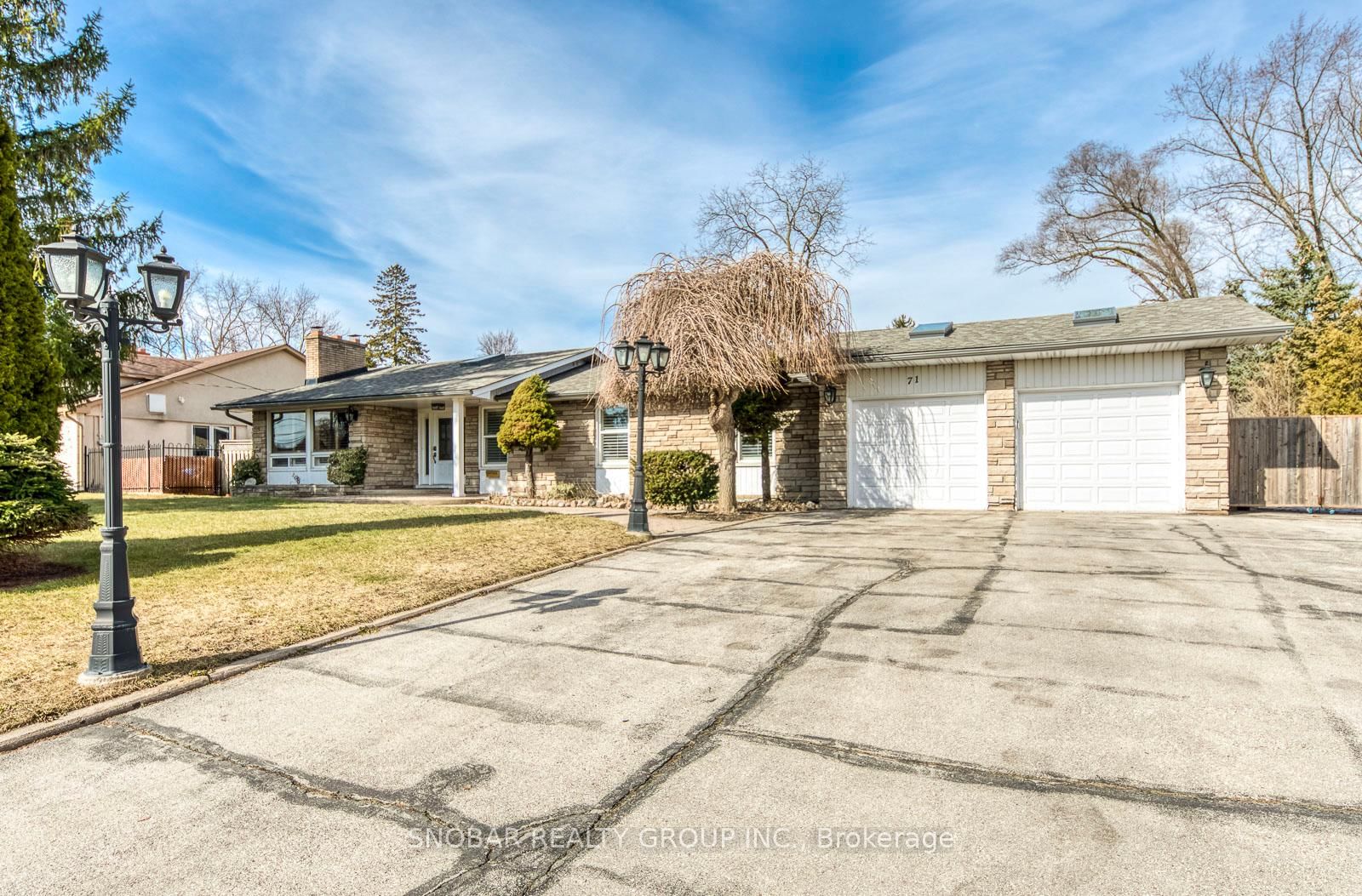 Detached House for sale at 71 Premium Way, Mississauga, Ontario, L5B 1A1 - Cooksville - MLS: W12873728