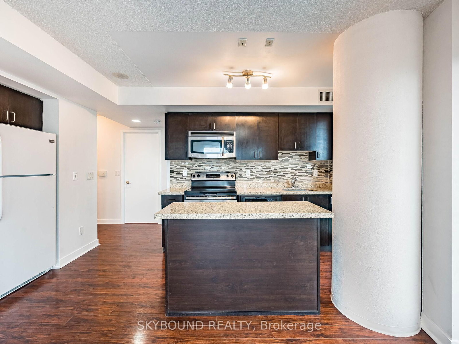 Condo for lease at 503-155 Legion Road, Toronto, Ontario, M8Y 0A7 - Mimico - MLS: W12874108