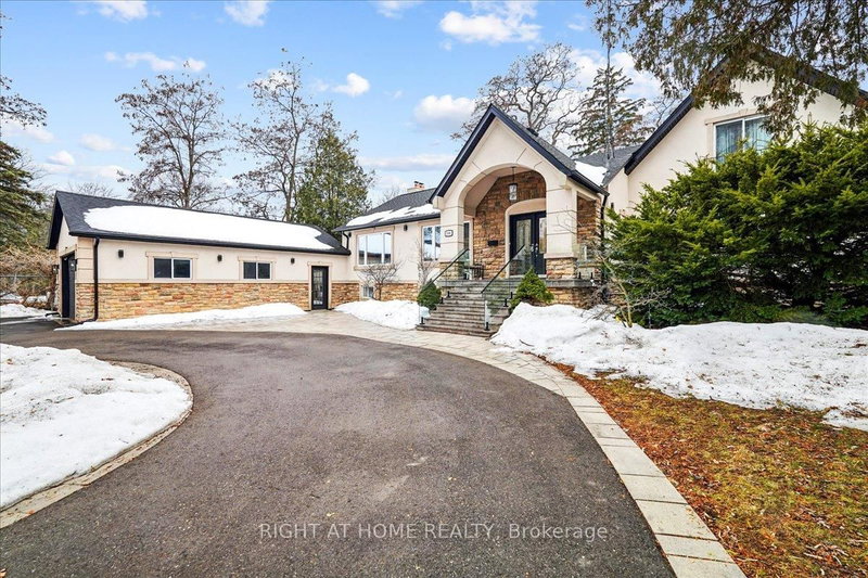 2090 Stonehouse Cres, Mississauga, L5H 3J1 | Image 2