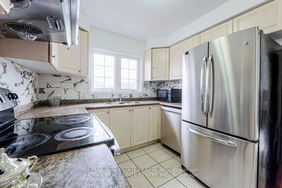 Townhouse for sale at 3-620 Ferguson Drive, Milton, Ontario, L9T 0M7 - Beaty - MLS: W12874182