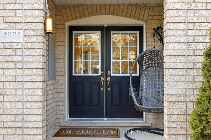 4875 Valera Rd, Burlington, L7M 0H4 | Image 3