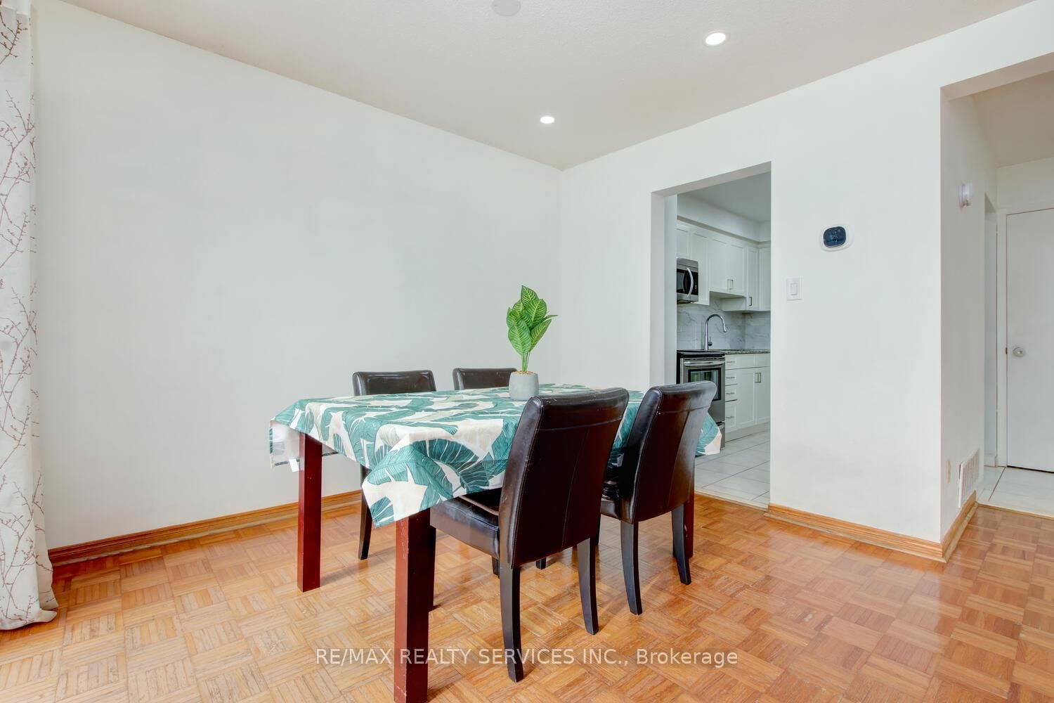 Townhouse for sale at 49-44 Franklin Court, Brampton, Ontario, L6T 3Z1 - Bramalea West Industrial - MLS: W12874408