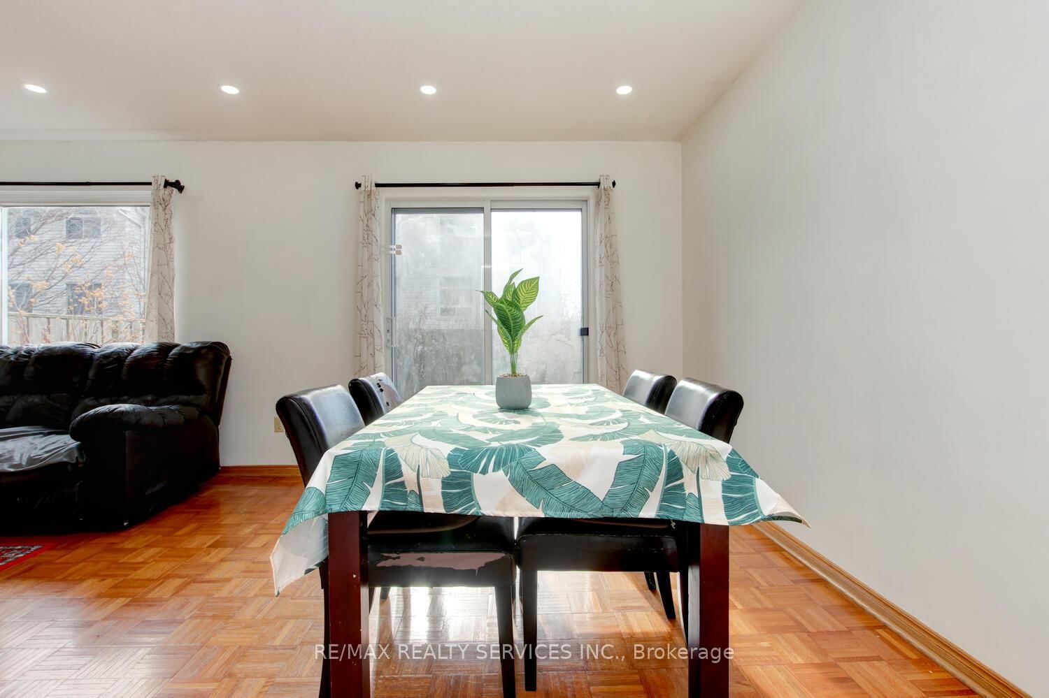 Townhouse for sale at 49-44 Franklin Court, Brampton, Ontario, L6T 3Z1 - Bramalea West Industrial - MLS: W12874408