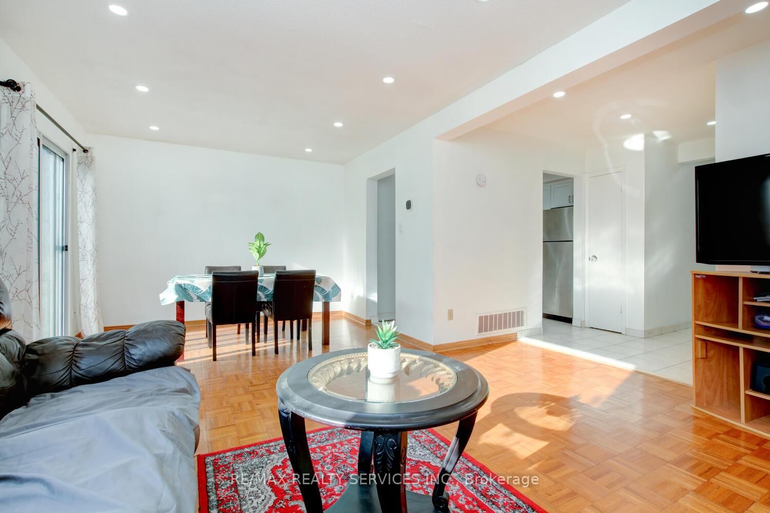 Townhouse for sale at 49-44 Franklin Court, Brampton, Ontario, L6T 3Z1 - Bramalea West Industrial - MLS: W12874408