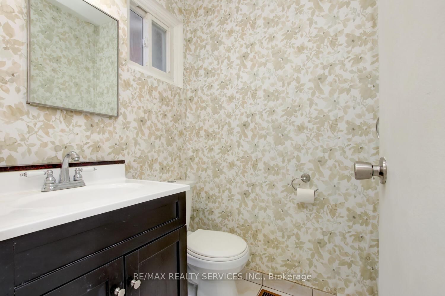 Townhouse for sale at 49-44 Franklin Court, Brampton, Ontario, L6T 3Z1 - Bramalea West Industrial - MLS: W12874408