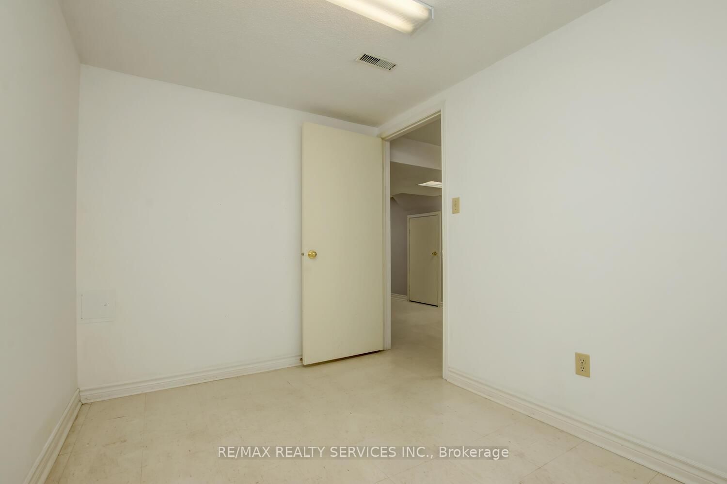 Townhouse for sale at 49-44 Franklin Court, Brampton, Ontario, L6T 3Z1 - Bramalea West Industrial - MLS: W12874408