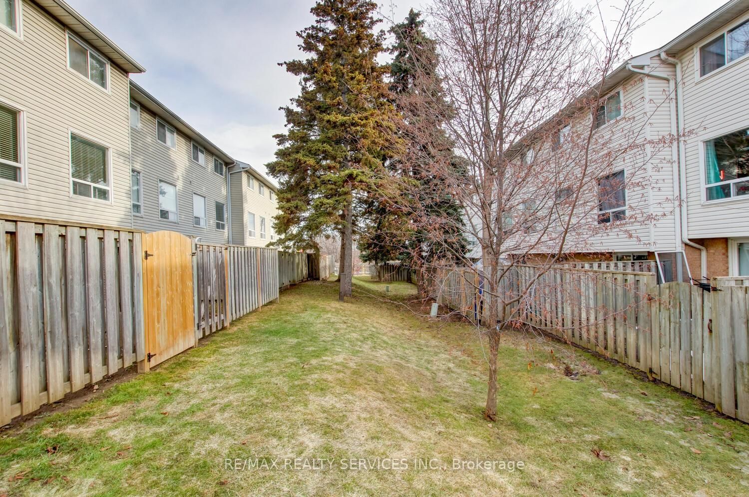 Townhouse for sale at 49-44 Franklin Court, Brampton, Ontario, L6T 3Z1 - Bramalea West Industrial - MLS: W12874408