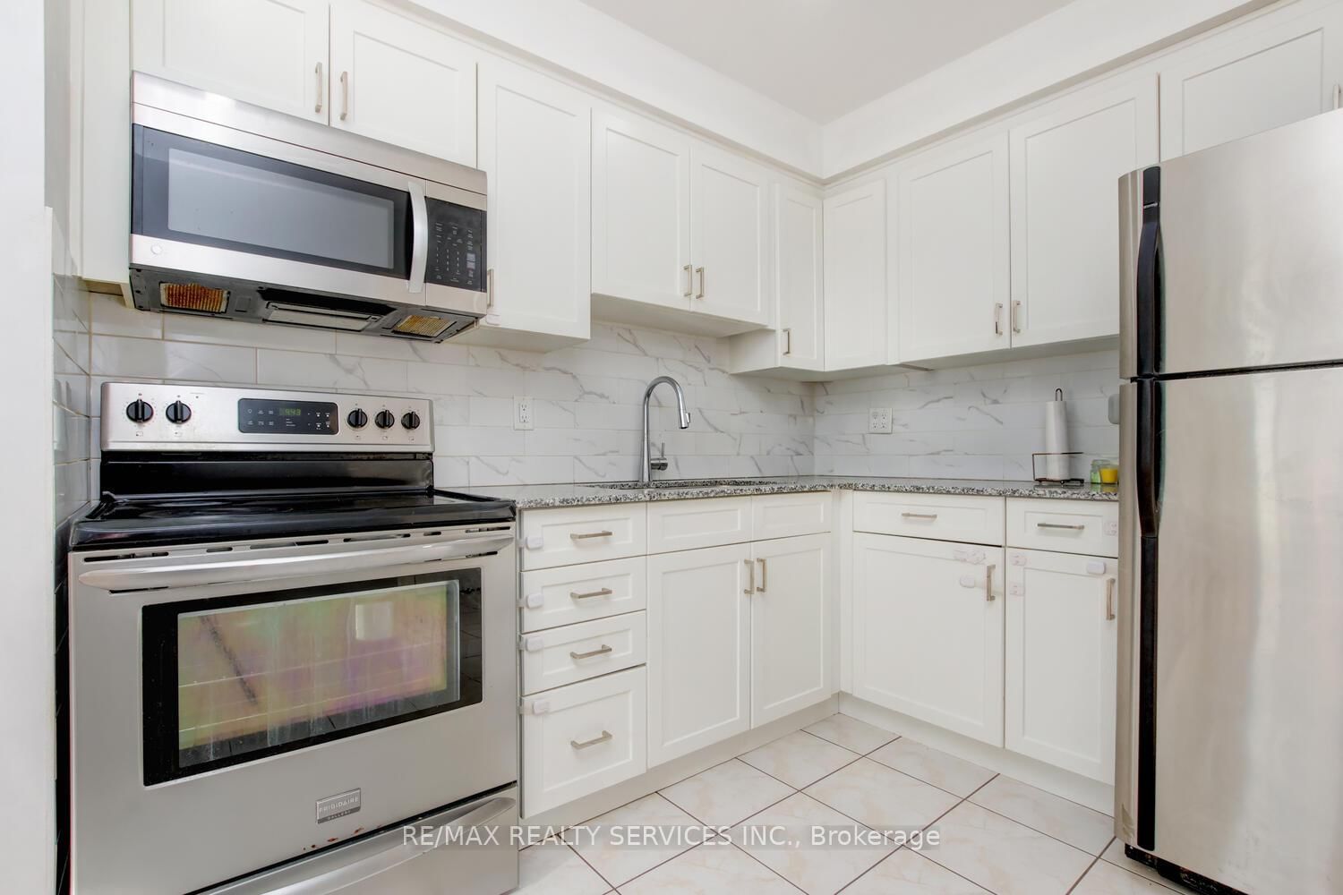 Townhouse for sale at 49-44 Franklin Court, Brampton, Ontario, L6T 3Z1 - Bramalea West Industrial - MLS: W12874408