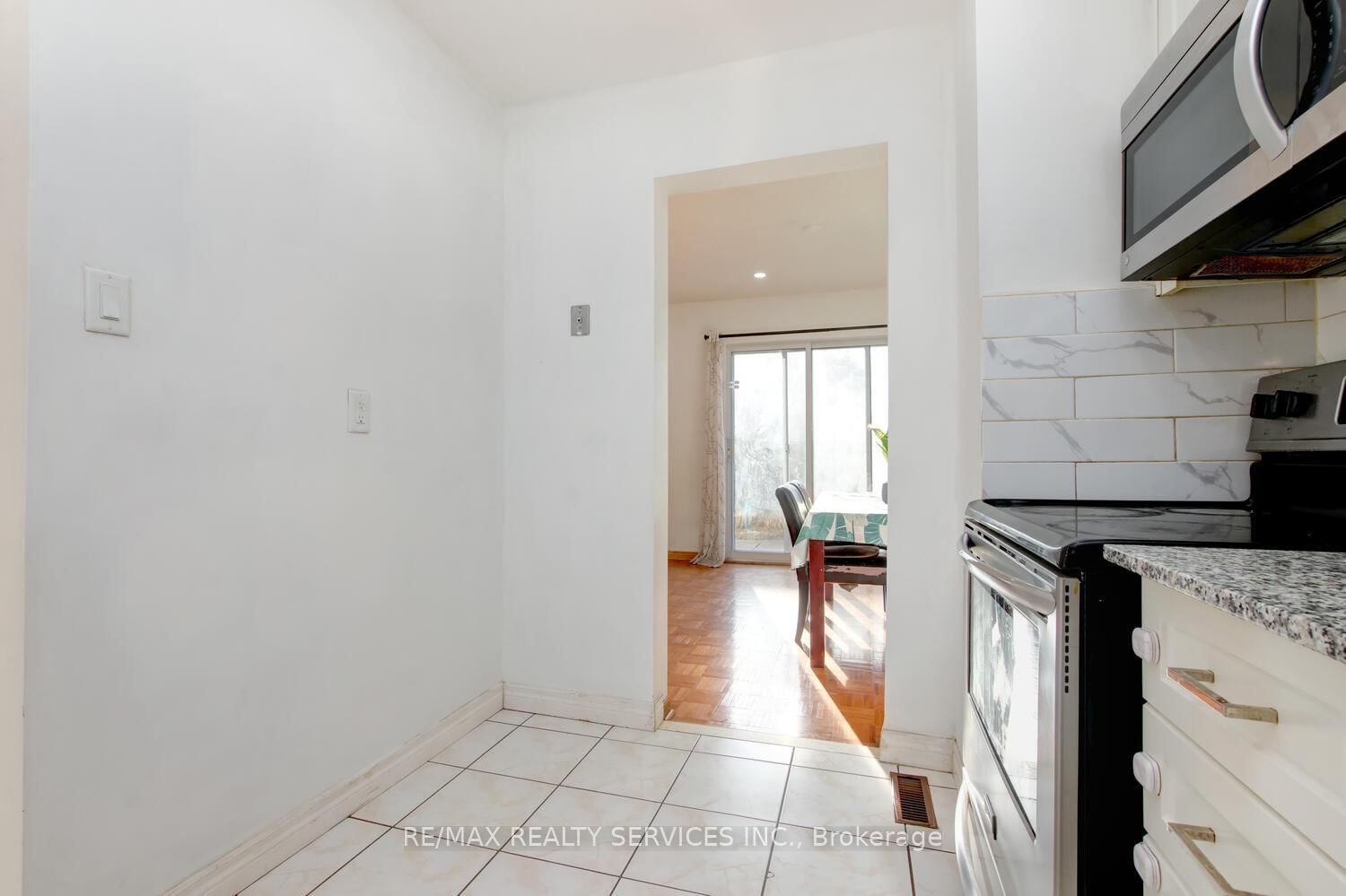 Townhouse for sale at 49-44 Franklin Court, Brampton, Ontario, L6T 3Z1 - Bramalea West Industrial - MLS: W12874408