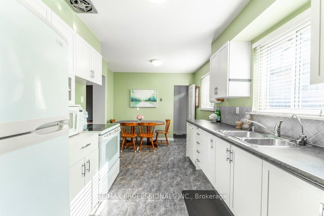 2416 Padstow Crescent