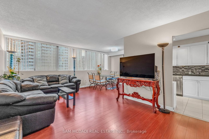 605 - 3590 Kaneff Cres, Mississauga, K5A 3X3 | Image 2