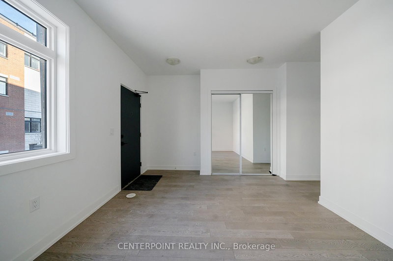 125 - 1062 Douglas Mccurdy Common, Mississauga, L5G 0C6 | Image 2