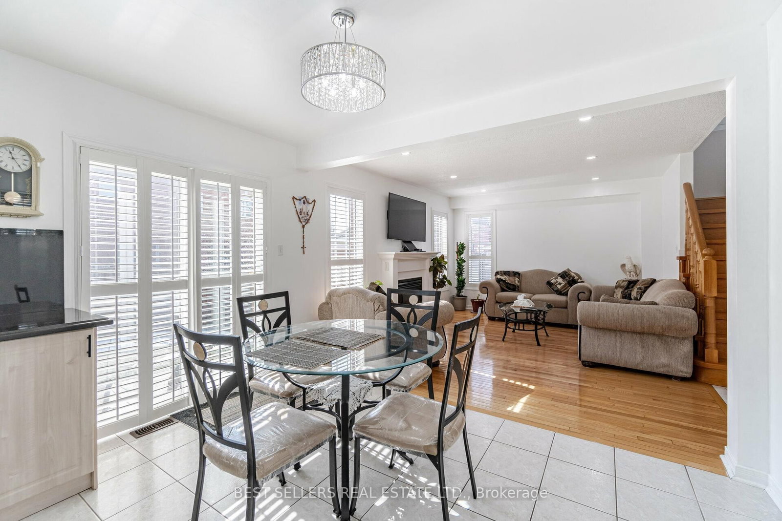 Detached House for sale at 4 Beresford Crescent, Brampton, Ontario, L6P 2M3 - Bram East - MLS: W12875594