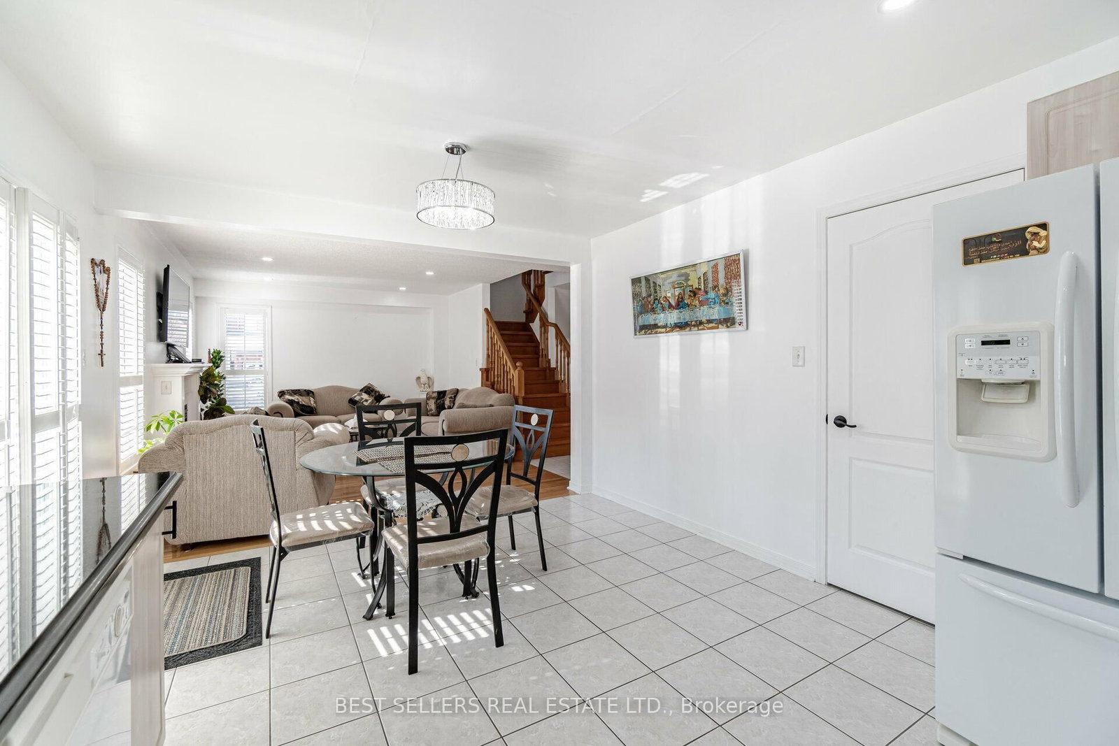 Detached House for sale at 4 Beresford Crescent, Brampton, Ontario, L6P 2M3 - Bram East - MLS: W12875594