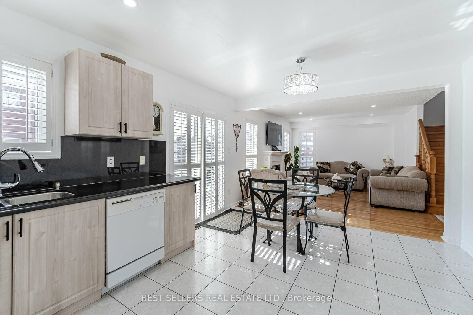 Detached House for sale at 4 Beresford Crescent, Brampton, Ontario, L6P 2M3 - Bram East - MLS: W12875594