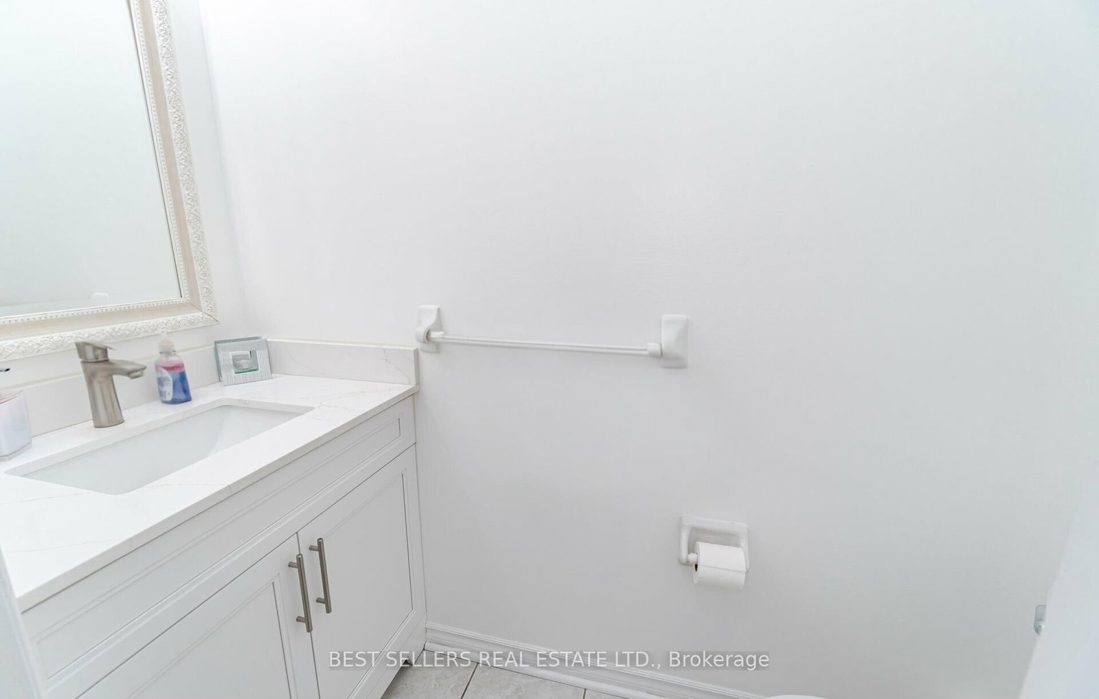 Detached House for sale at 4 Beresford Crescent, Brampton, Ontario, L6P 2M3 - Bram East - MLS: W12875594