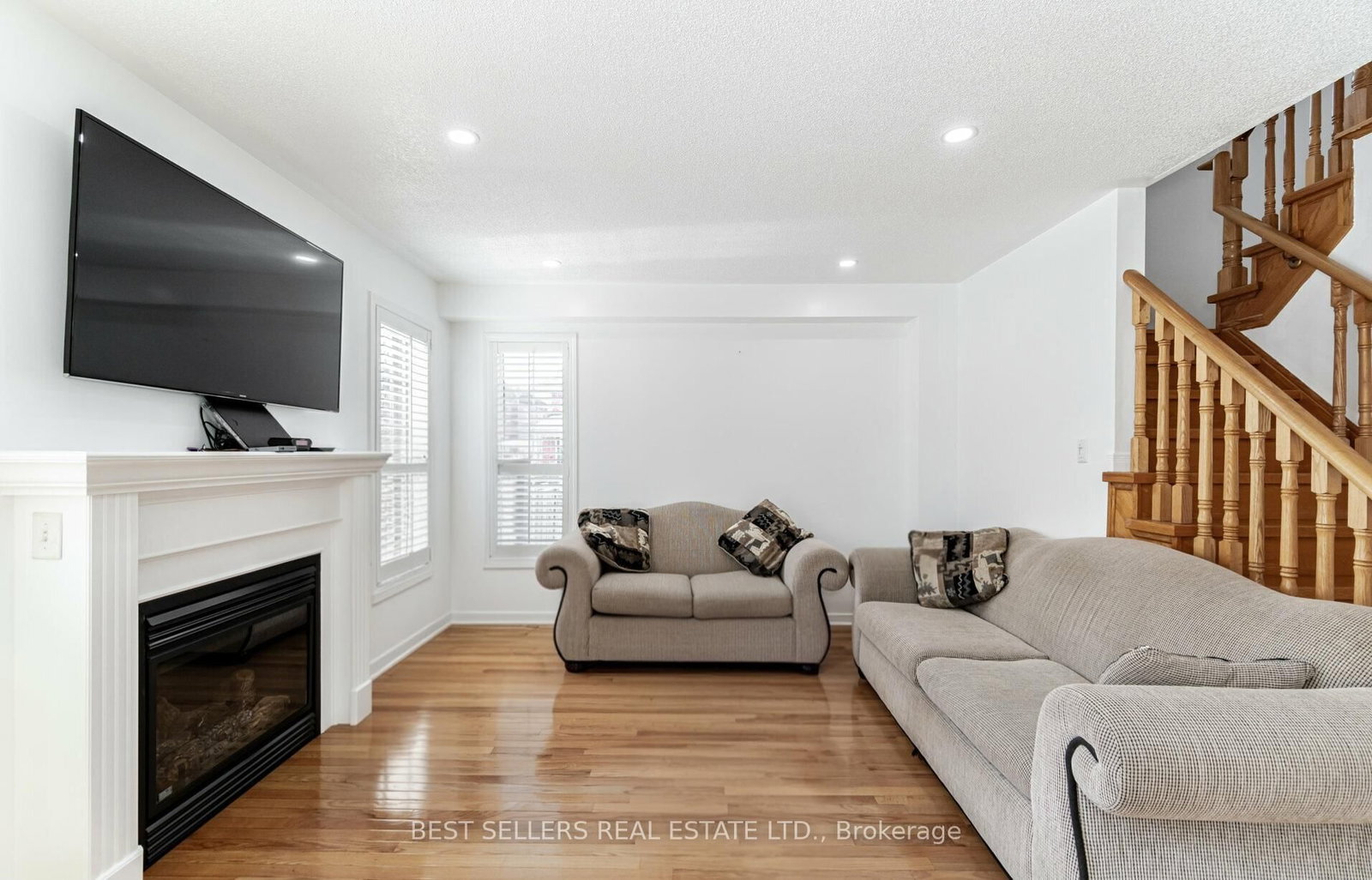 Detached House for sale at 4 Beresford Crescent, Brampton, Ontario, L6P 2M3 - Bram East - MLS: W12875594