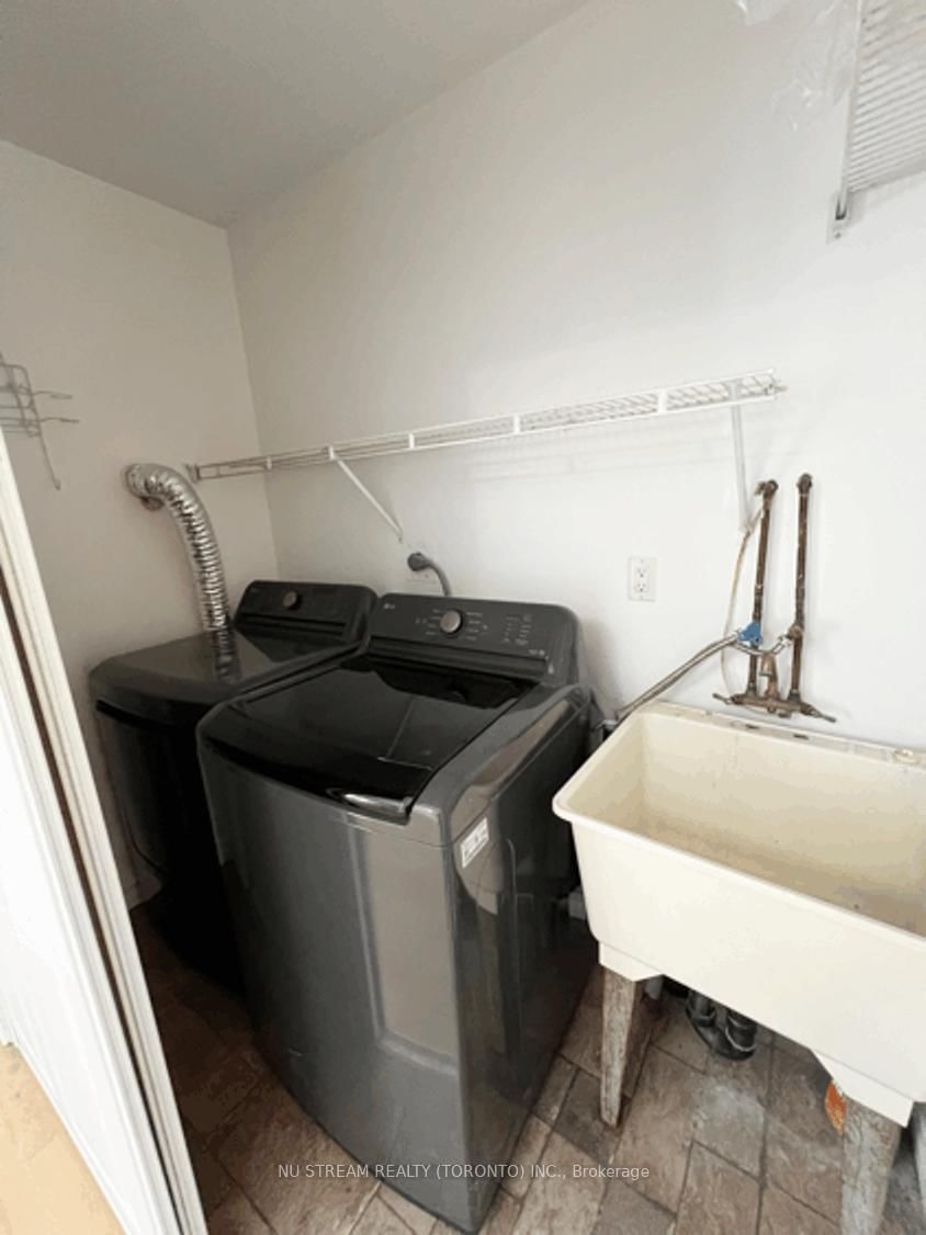 Townhouse for sale at 16-16 Ashton Crescent, Brampton, Ontario, L6S 3J9 - Central Park - MLS: W12875670