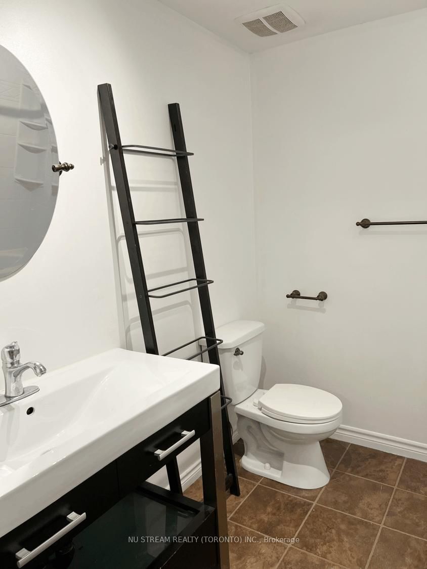 Townhouse for sale at 16-16 Ashton Crescent, Brampton, Ontario, L6S 3J9 - Central Park - MLS: W12875670