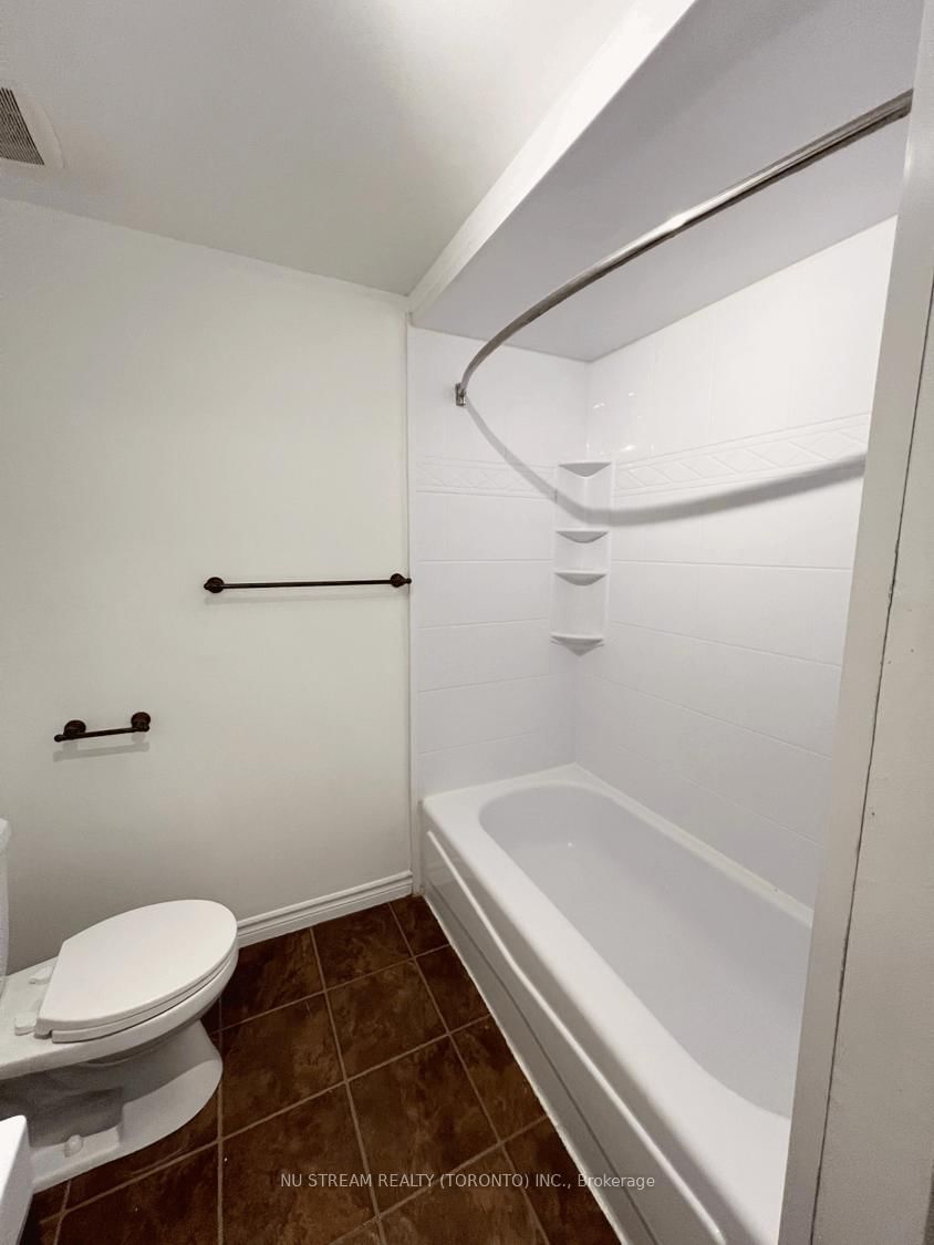 Townhouse for sale at 16-16 Ashton Crescent, Brampton, Ontario, L6S 3J9 - Central Park - MLS: W12875670