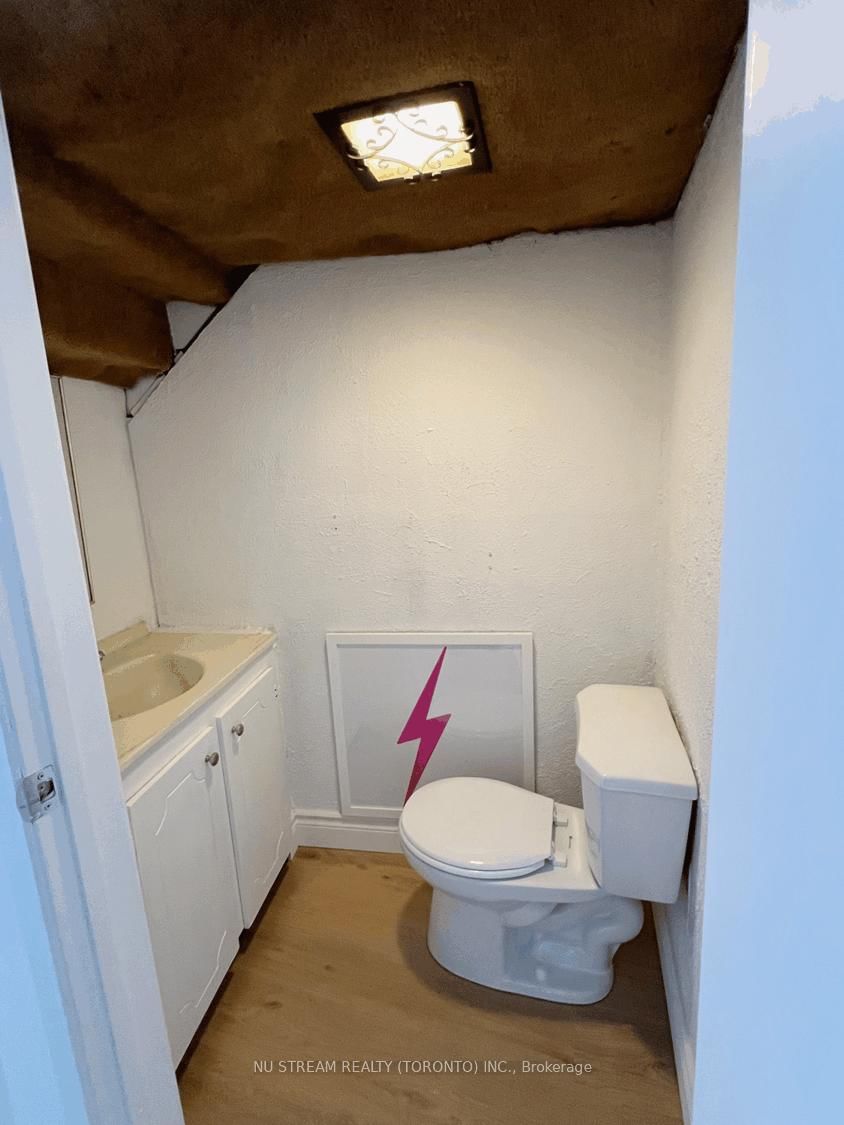 Townhouse for sale at 16-16 Ashton Crescent, Brampton, Ontario, L6S 3J9 - Central Park - MLS: W12875670