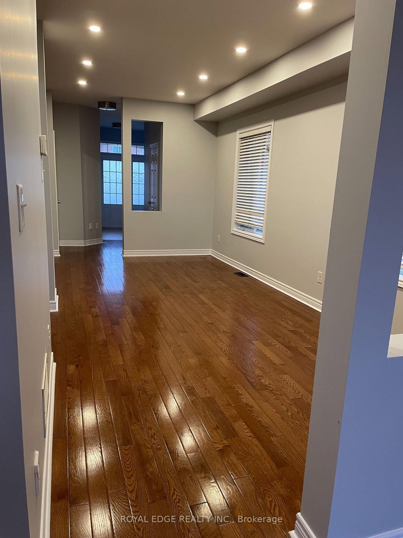 7435 Saint Barbara Blvd, Mississauga, L5W 0G3 | Image 3