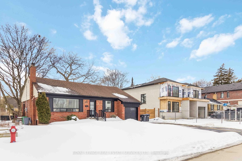 Main - 2046 Redan Dr, Mississauga, L4Y 1N8 | Image 2