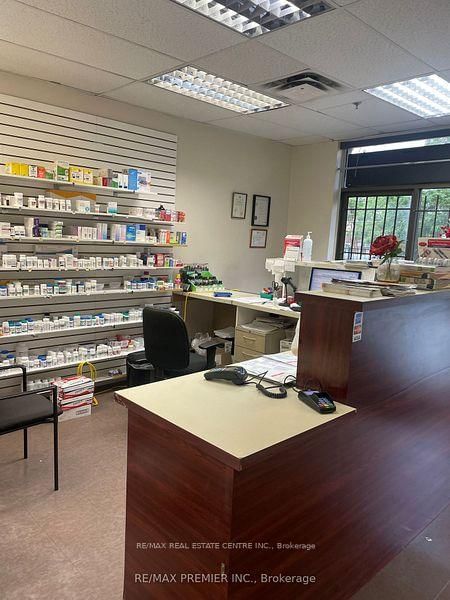 165 Dundas St W, Mississauga, L5B 2L6 | Image 2