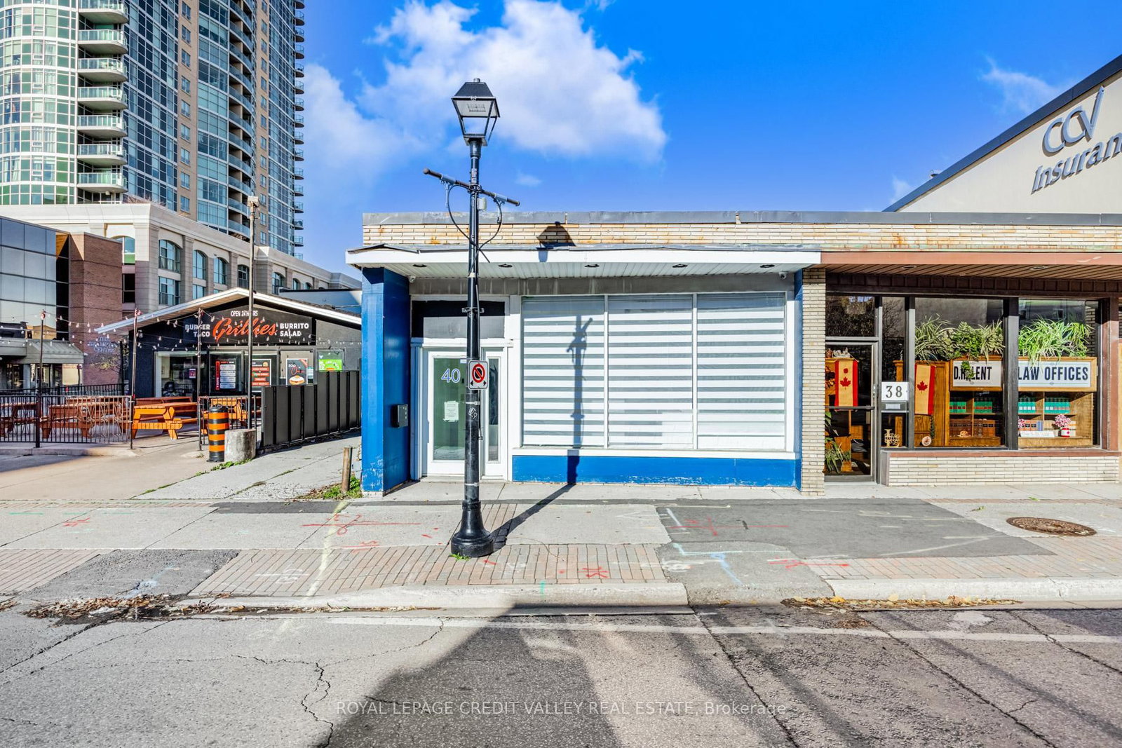 40 Queen Street W - Photo 2