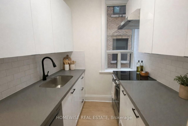 2 - 1542 King Street W