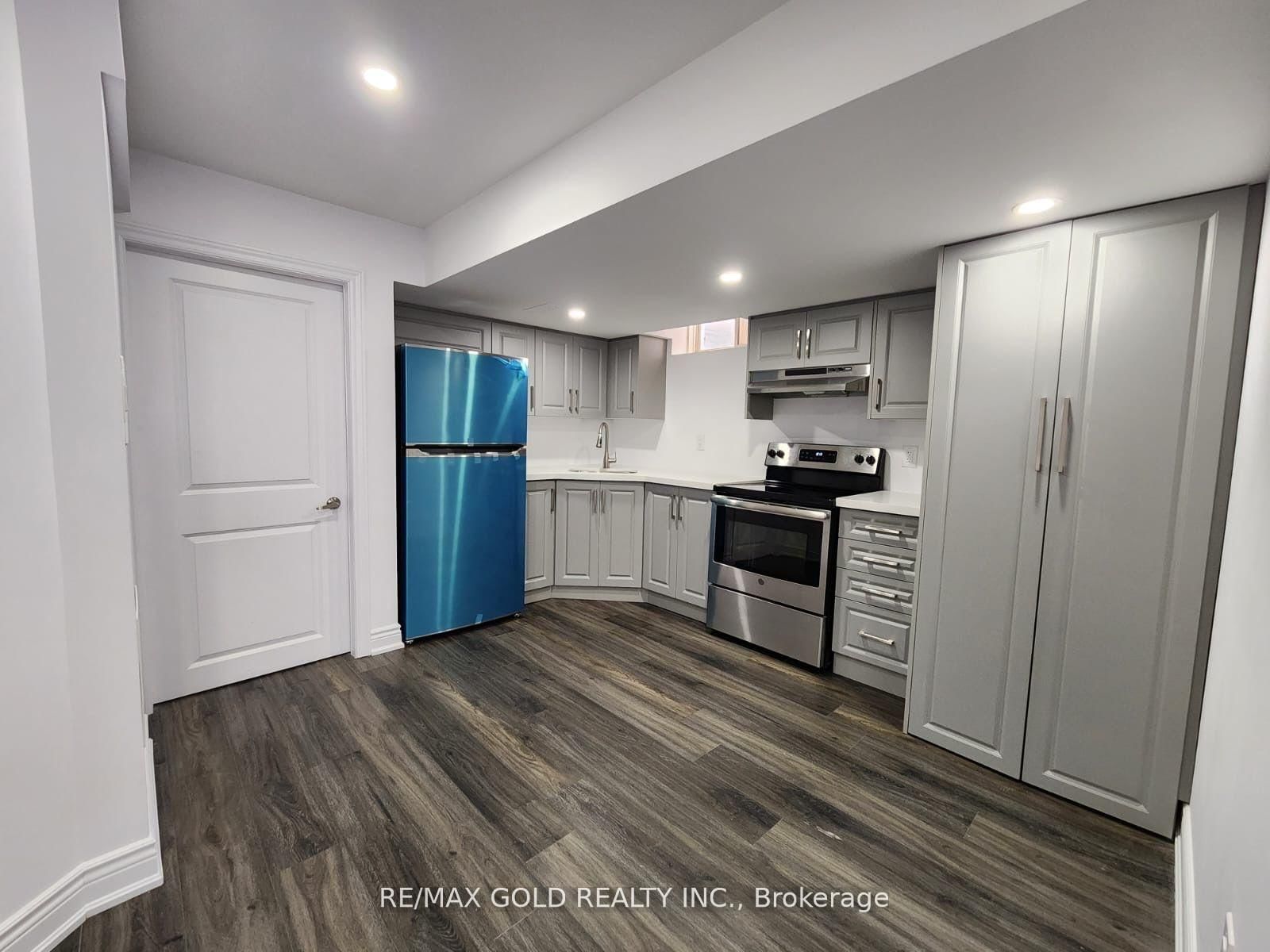 Detached House for sale at 298 Etheridge Avenue, Milton, Ontario, L9E 1H7 - Ford - MLS: W12876430