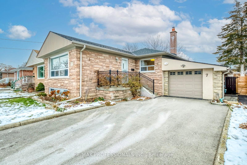 7 Belgate Pl, Toronto, M9C 3Y5 | Image 3