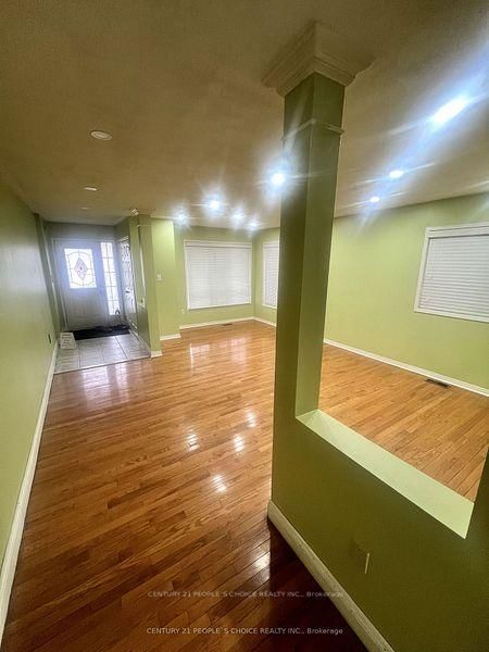 Upper - 29 Hollowgrove Blvd, Brampton, L6P 1B1 | Image 3