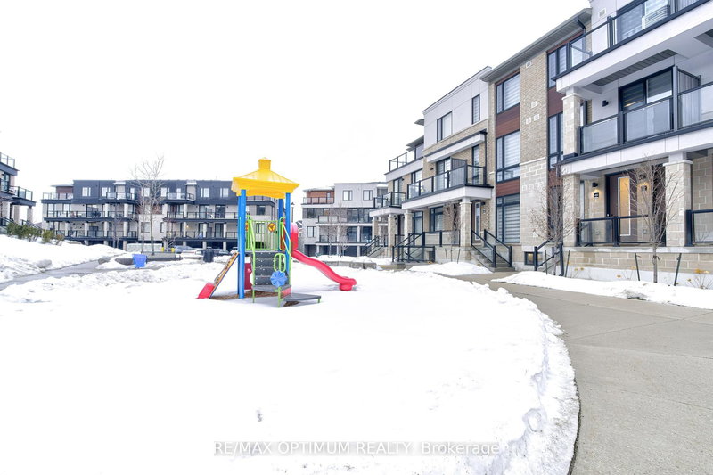 46 - 45 Knotsberry Circ, Brampton, L6Y 0C3 | Image 2