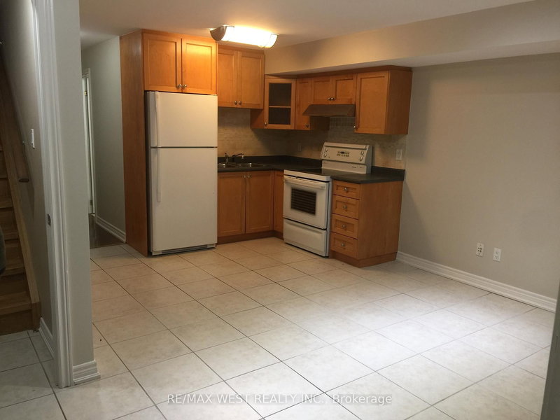 home for lease on Lower-150 Wiltshire Avenue