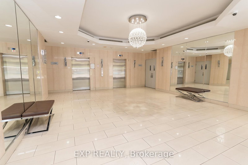 PH 8 - 1500 Grazia Crt, Mississauga, L4W 4Z9 | Image 2