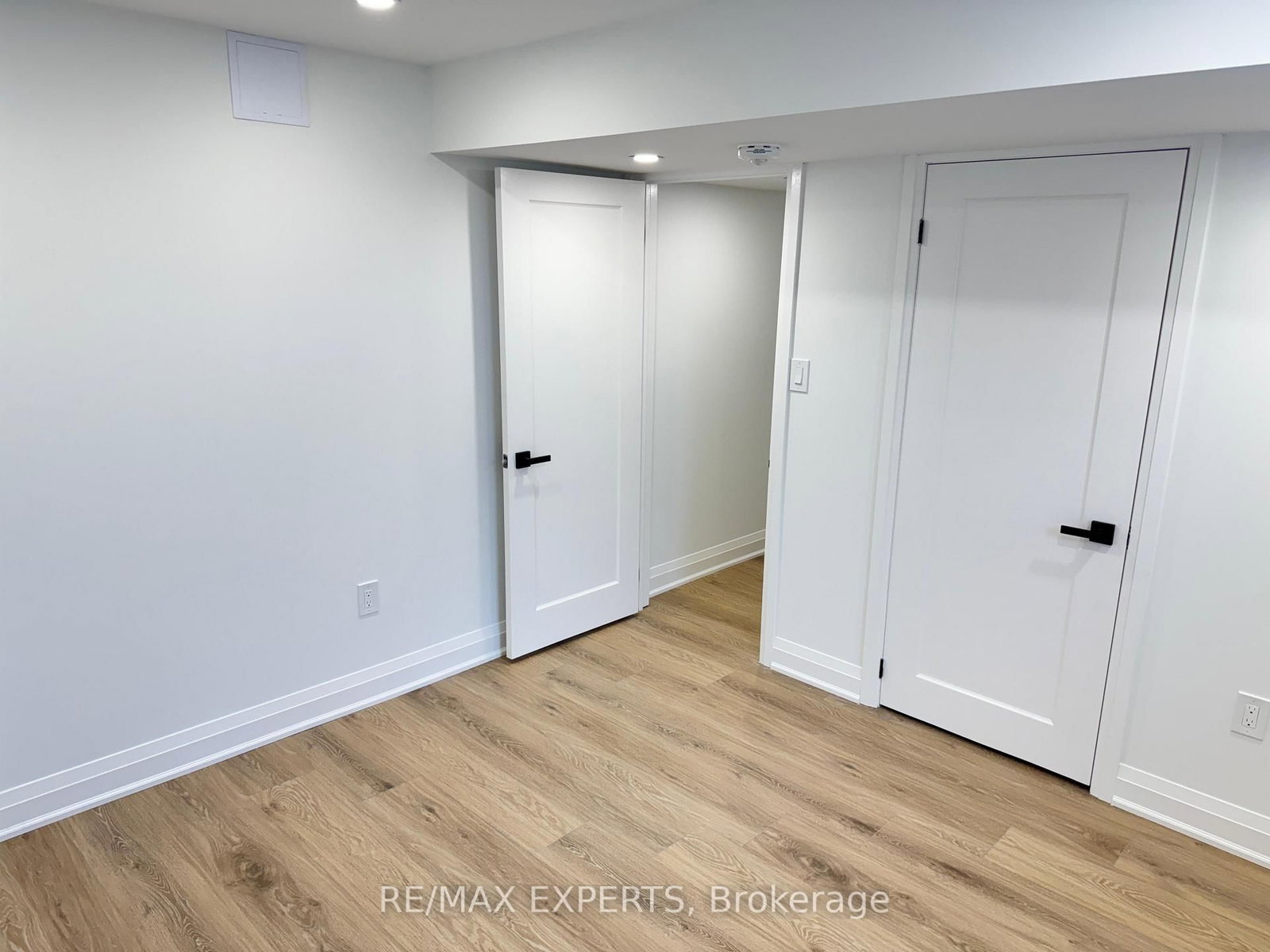 Detached House for lease at 1279 Sweetfern Crescent, Milton, Ontario, L9E 1M1 - Cobban - MLS: W12877112