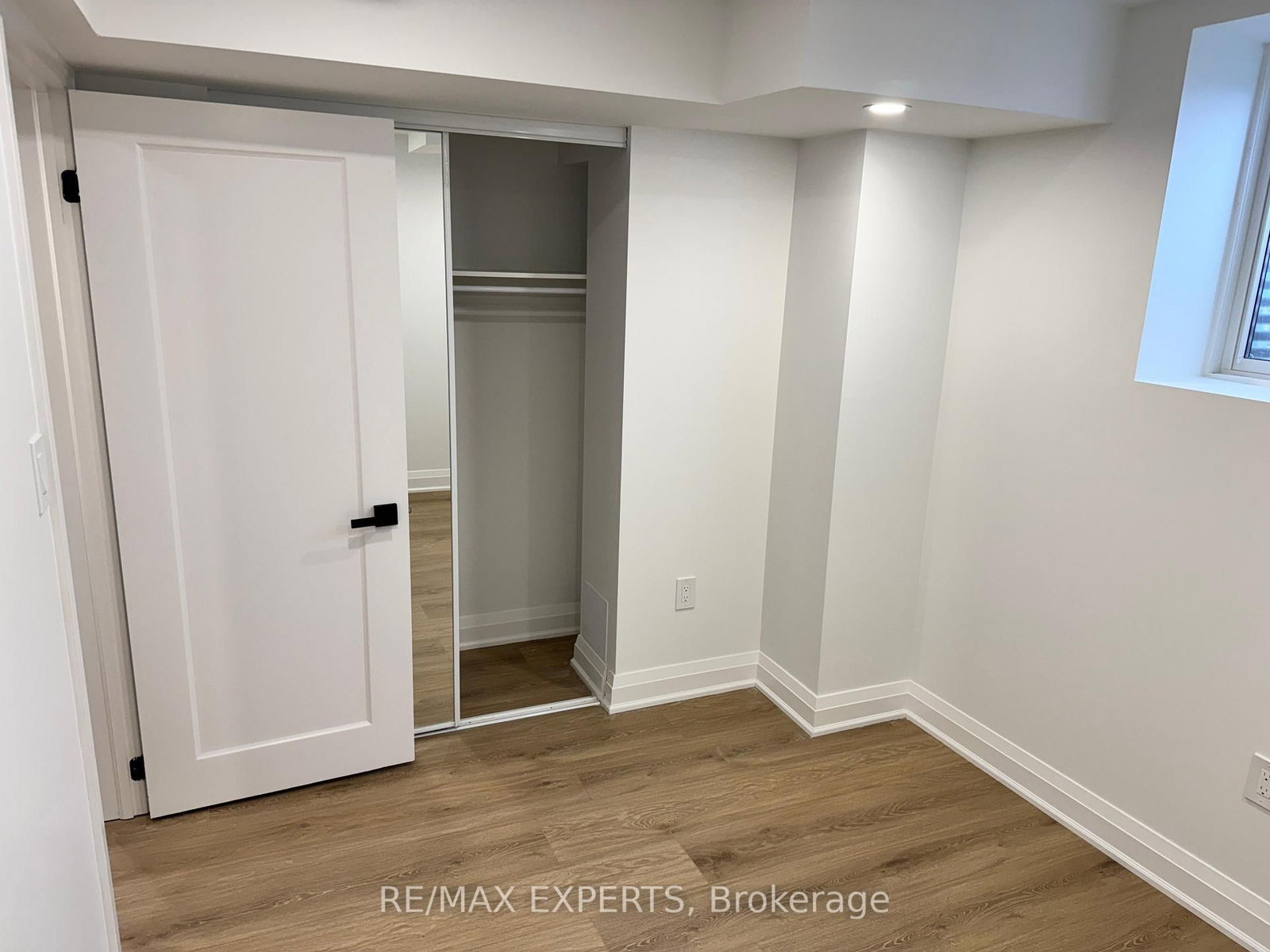 Detached House for lease at 1279 Sweetfern Crescent, Milton, Ontario, L9E 1M1 - Cobban - MLS: W12877112