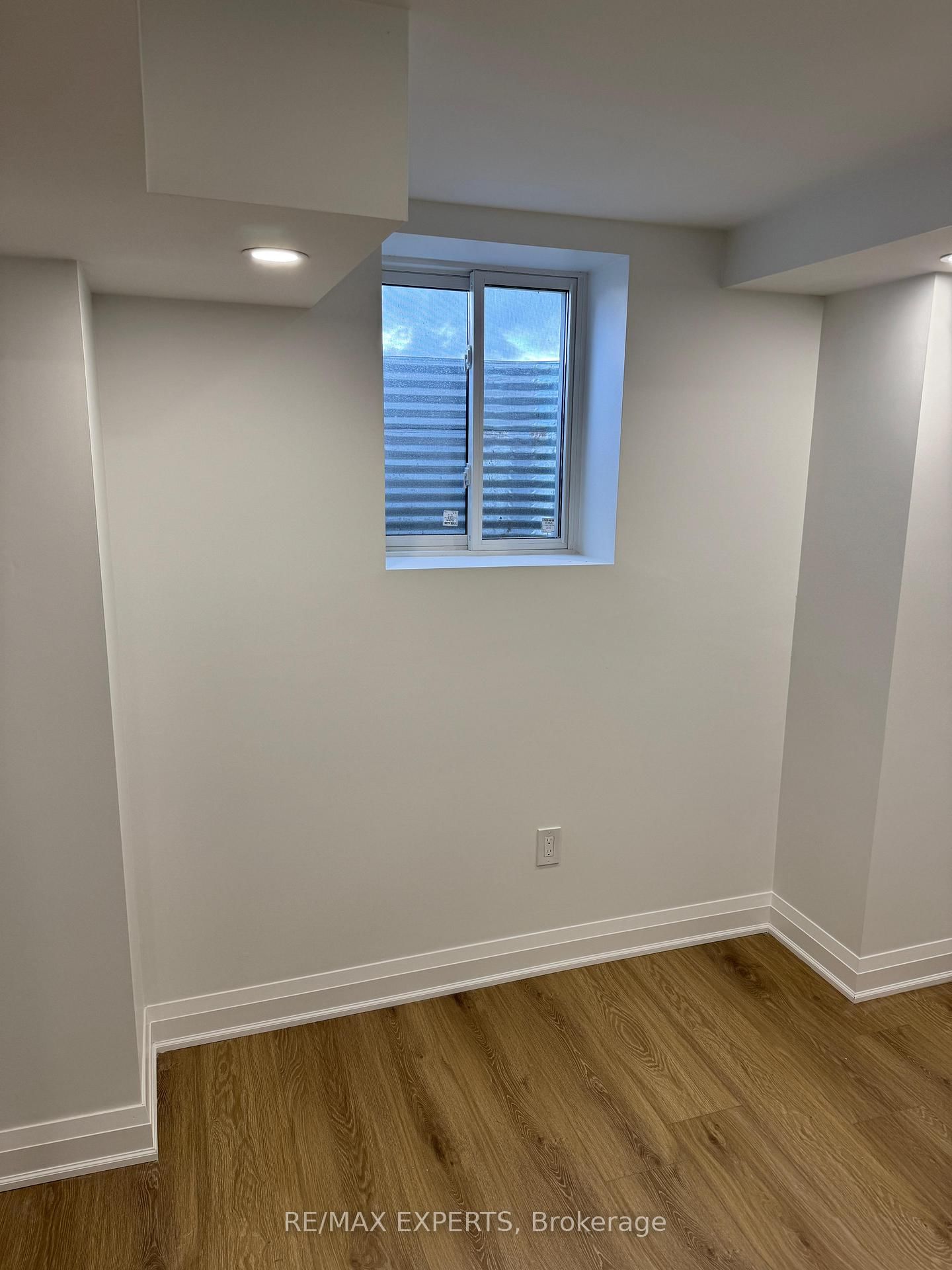 Detached House for lease at 1279 Sweetfern Crescent, Milton, Ontario, L9E 1M1 - Cobban - MLS: W12877112