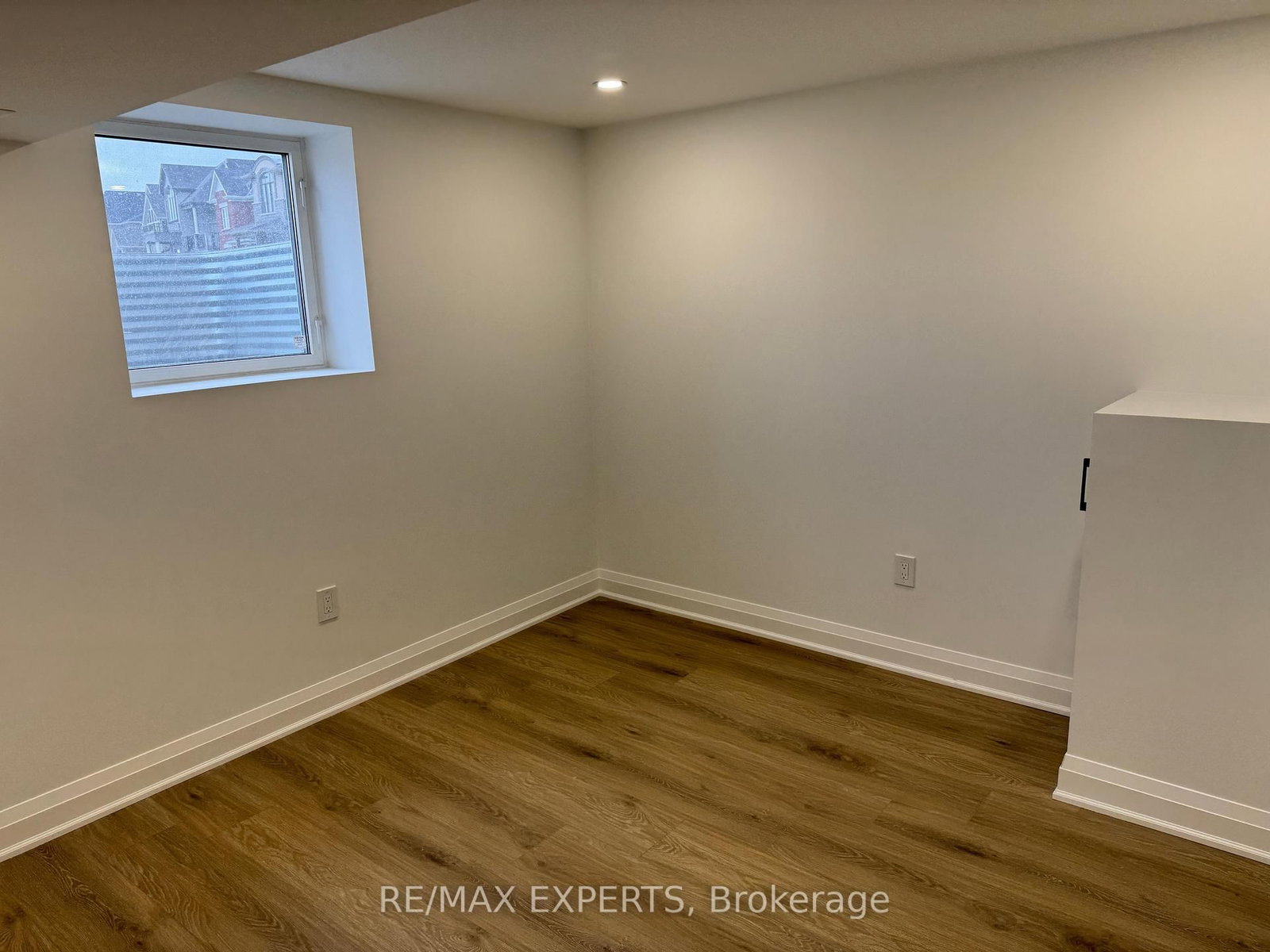 Detached House for lease at 1279 Sweetfern Crescent, Milton, Ontario, L9E 1M1 - Cobban - MLS: W12877112