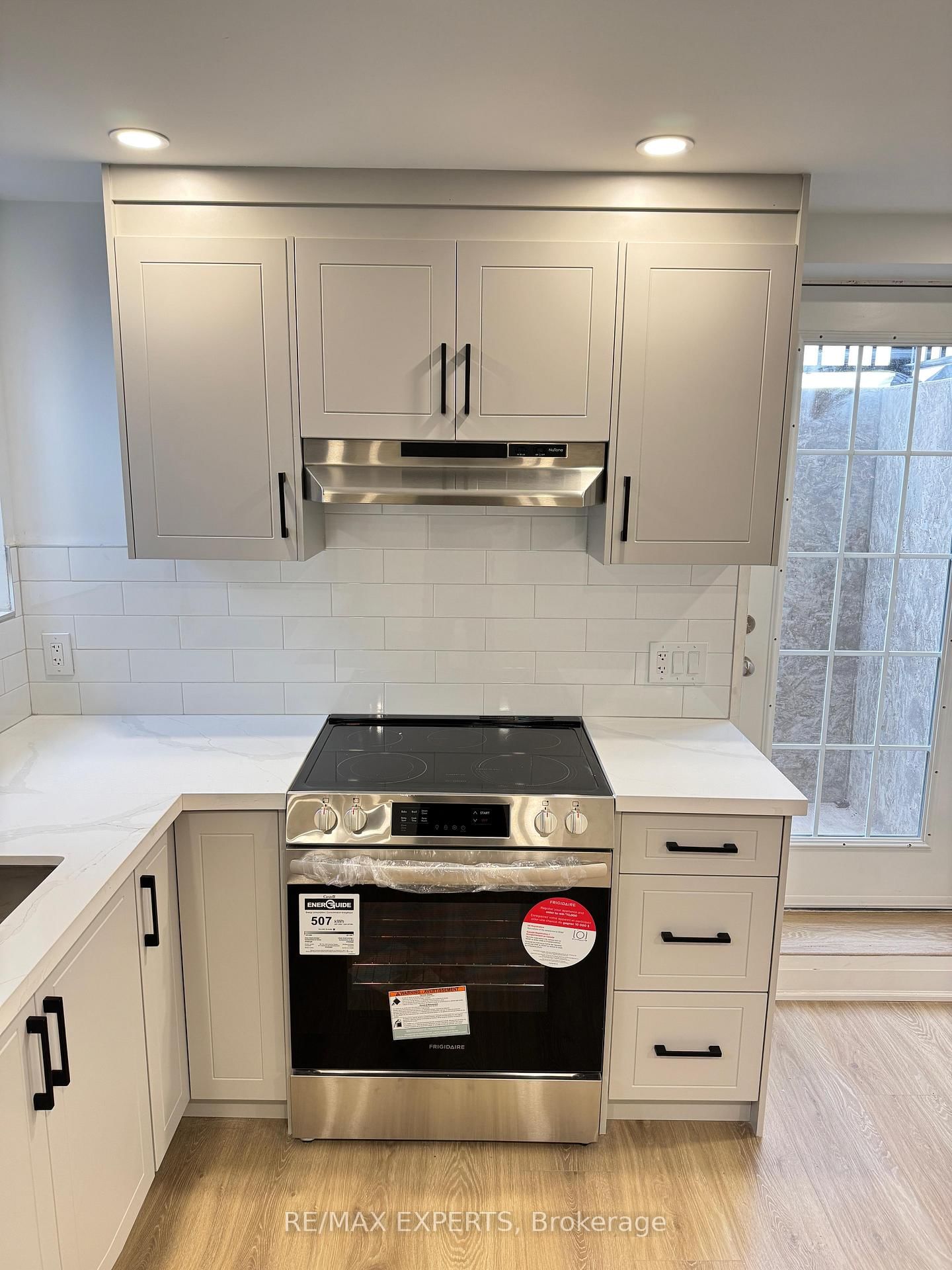 Detached House for lease at 1279 Sweetfern Crescent, Milton, Ontario, L9E 1M1 - Cobban - MLS: W12877112