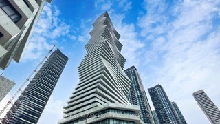 4301 - 3900 Confederation Parkway