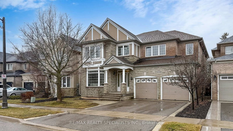2258 Rochester Circ, Oakville, L6M 5E1 | Image 2