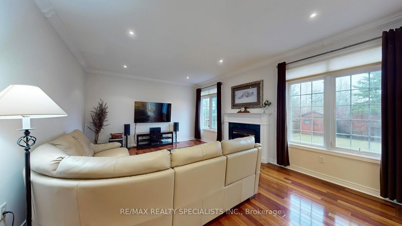 2258 Rochester Circ, Oakville, L6M 5E1 | Image 3