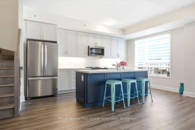 Townhouse leased at 115-1569 Rose Way, Milton, Ontario, L9T 7E7 - Cobban - MLS: W12878058