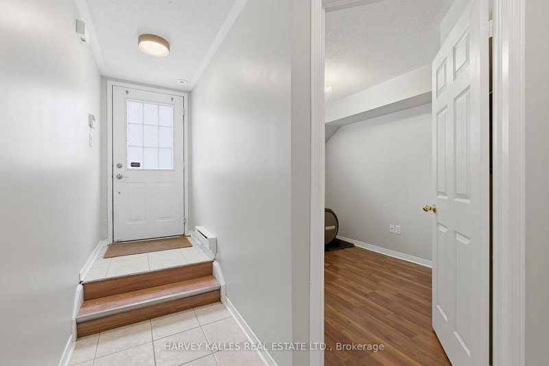 18 - 20 Turntable Cres, Toronto, M6H 4K9 | Image 3