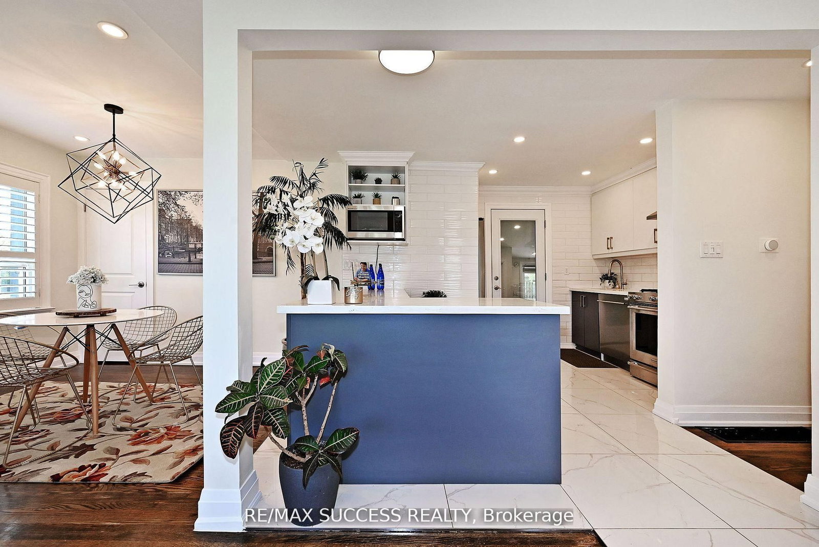 Detached House for sale at 492 Sherin Drive, Oakville, Ontario, L6L 4J8 - West - MLS: W12878136