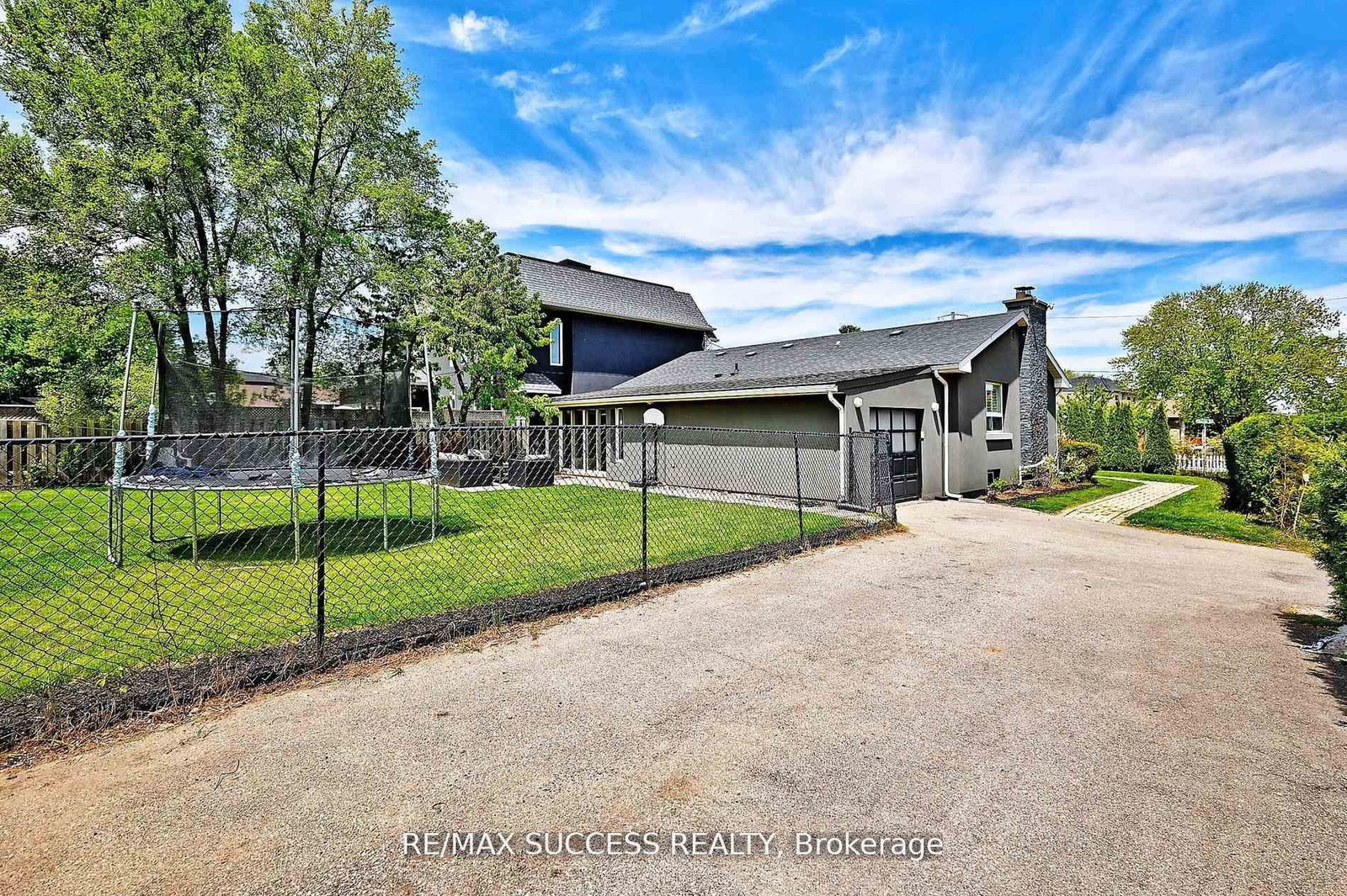 Detached House for sale at 492 Sherin Drive, Oakville, Ontario, L6L 4J8 - West - MLS: W12878136