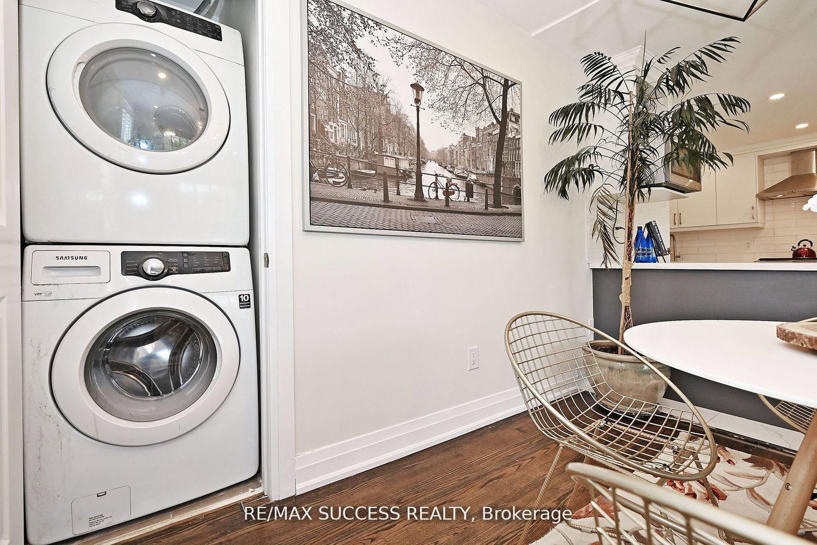 Detached House for sale at 492 Sherin Drive, Oakville, Ontario, L6L 4J8 - West - MLS: W12878136