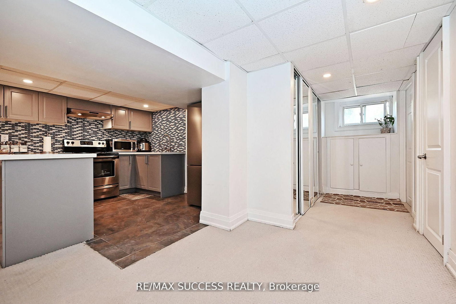 Detached House for sale at 492 Sherin Drive, Oakville, Ontario, L6L 4J8 - West - MLS: W12878136